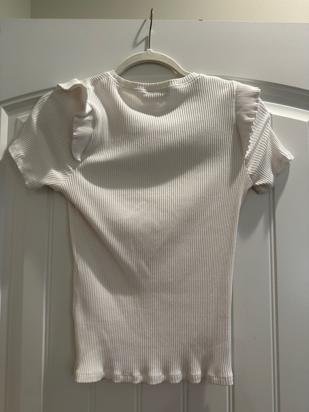 Zara Cream Ribbed Ruffle Sleeve Tee - Picture 2 of 2